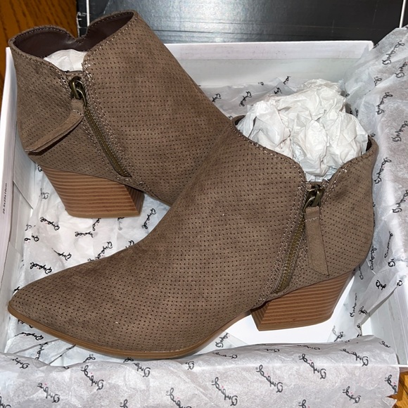 Qupid Shoes - Womens Qupid Khaki Boots